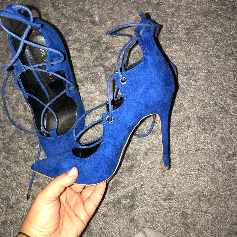 Lace up Pumps